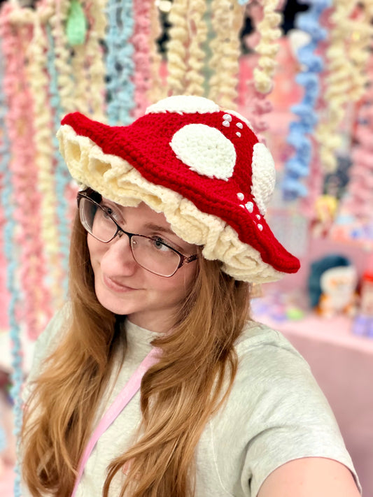 mushroom hat w/ pearls